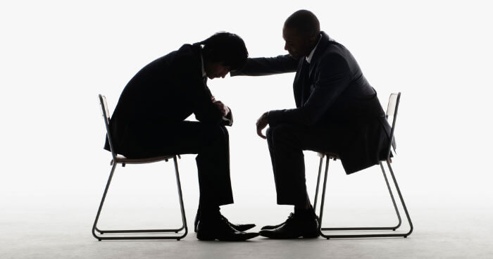 holding-space_businessmen