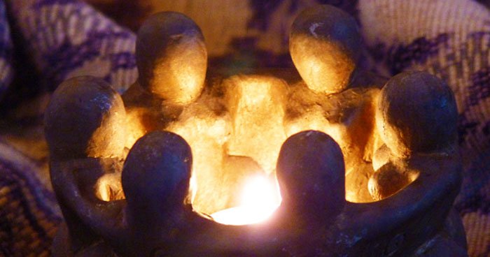 holding-space_circle-1